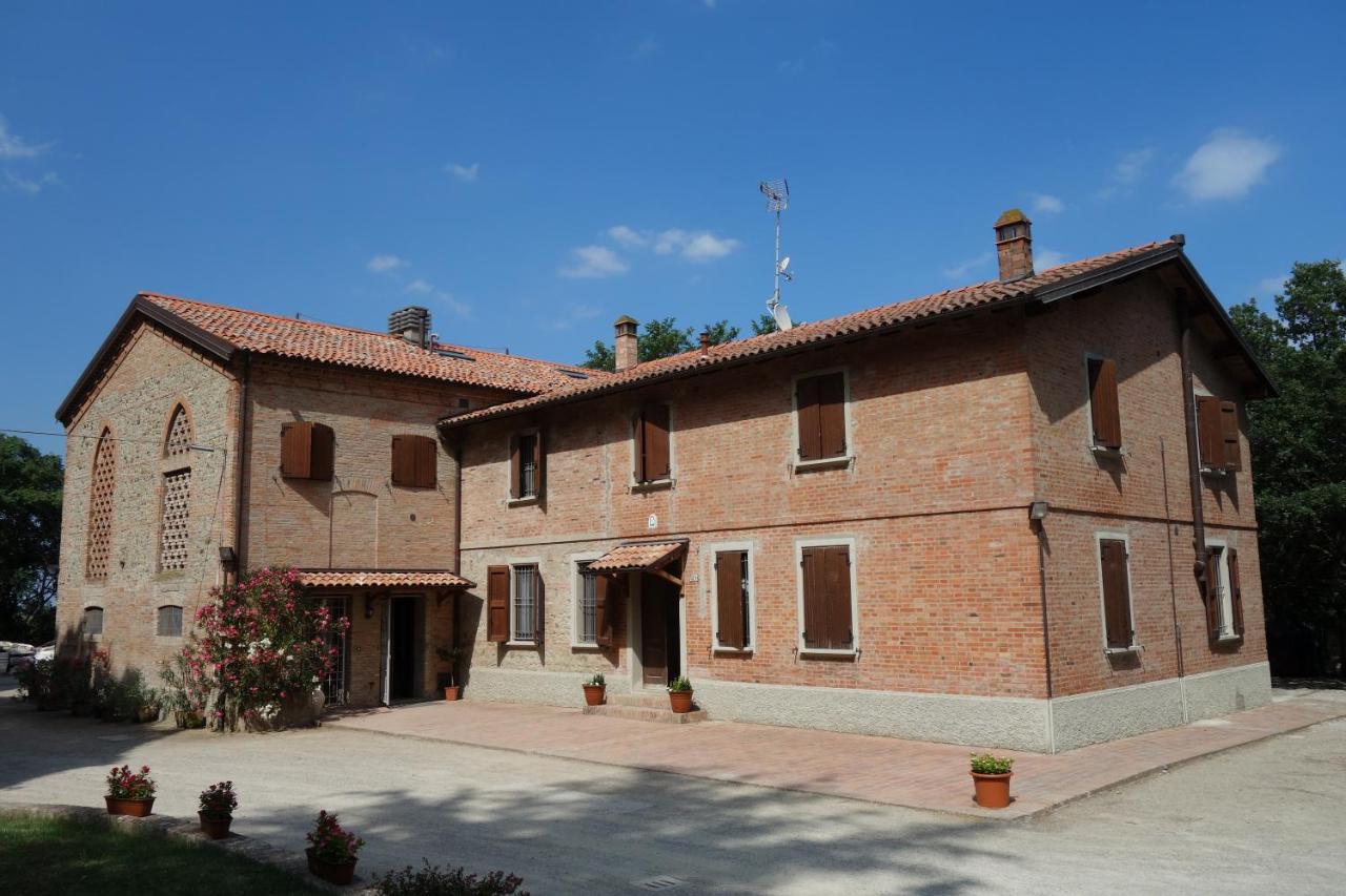 Agriturismo Molino Nuovo كاستيل سان بييترو تي المظهر الخارجي الصورة